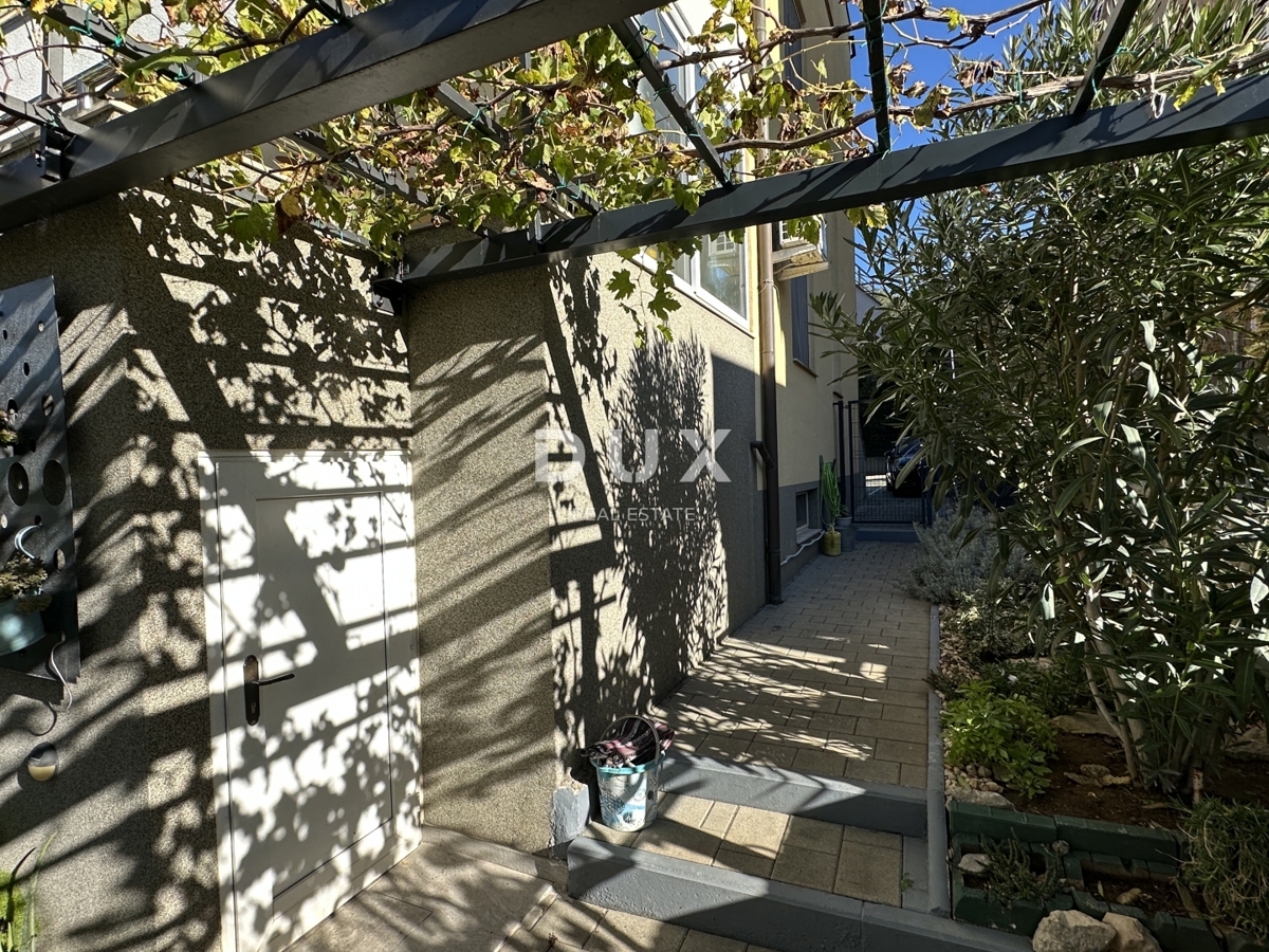 ZADAR, DIKLO - Privlačno stanovanje z vrtom in pogledom na morje!