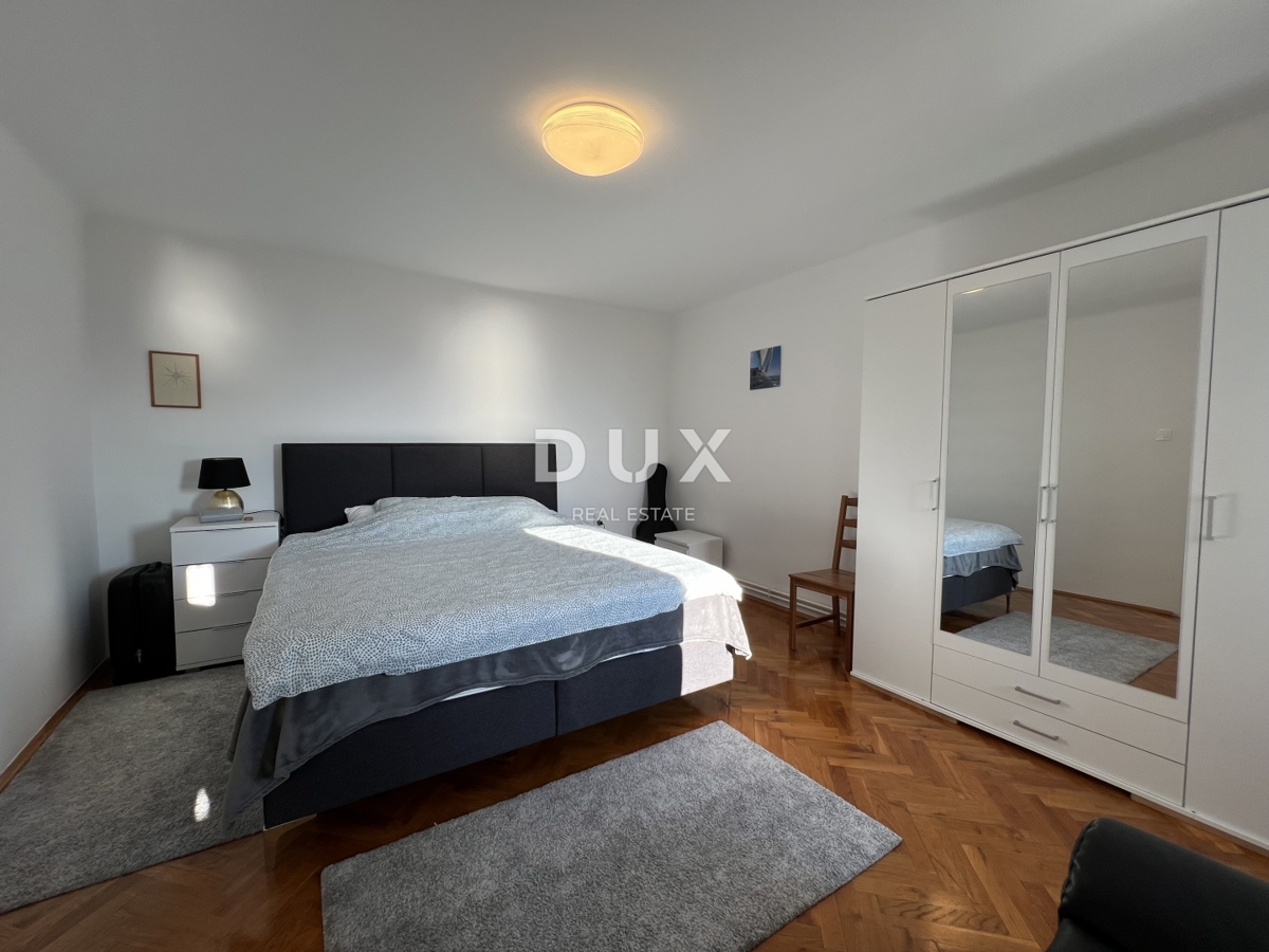 KOSTRENA – na novo obnovljena hiša z vrtom in panoramskim pogledom na morje