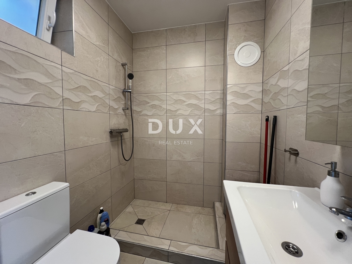 KOSTRENA – na novo obnovljena hiša z vrtom in panoramskim pogledom na morje