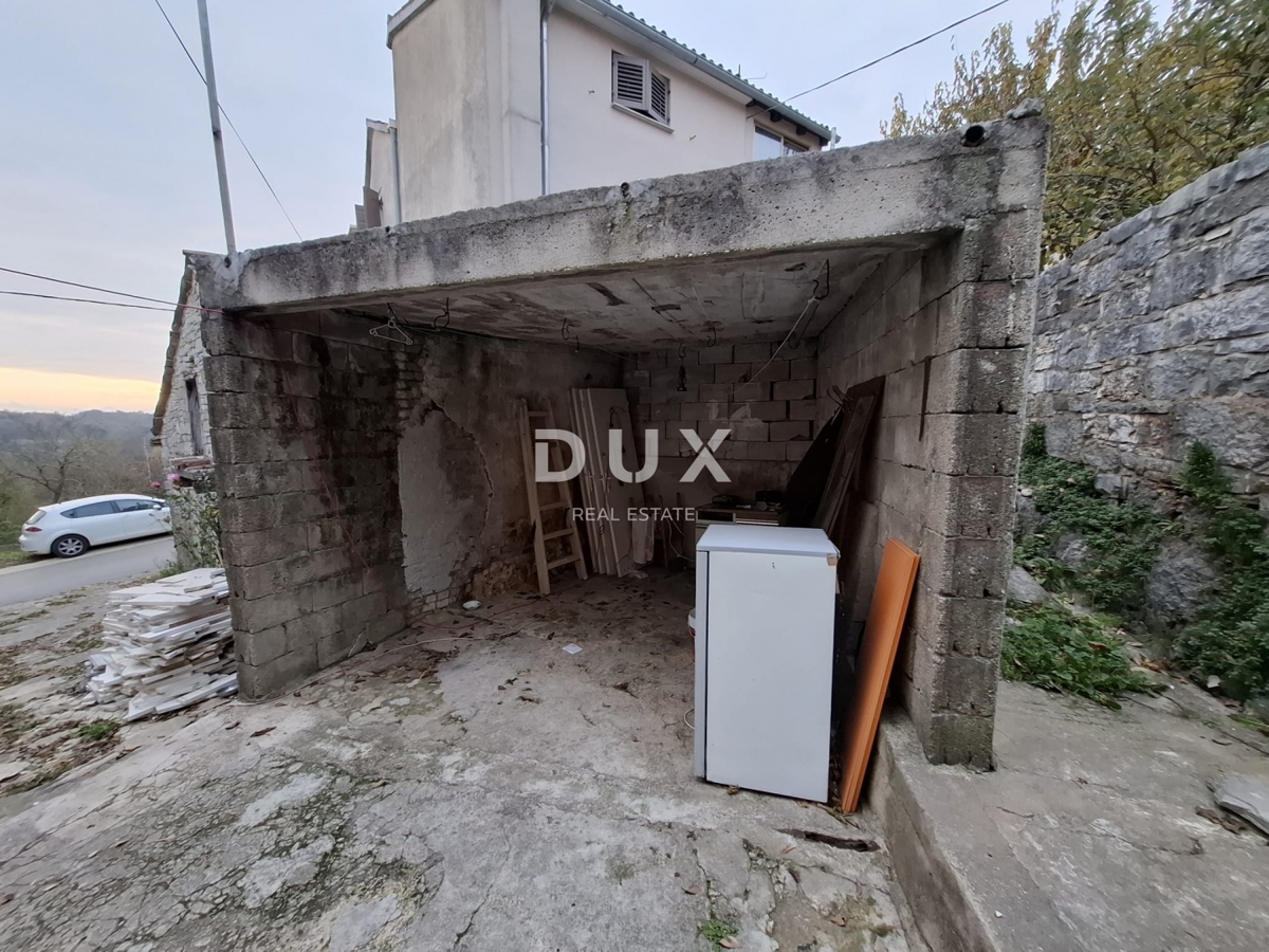 ISTRA, PAZIN - Samostojna kamnita hiša za delno prenovo