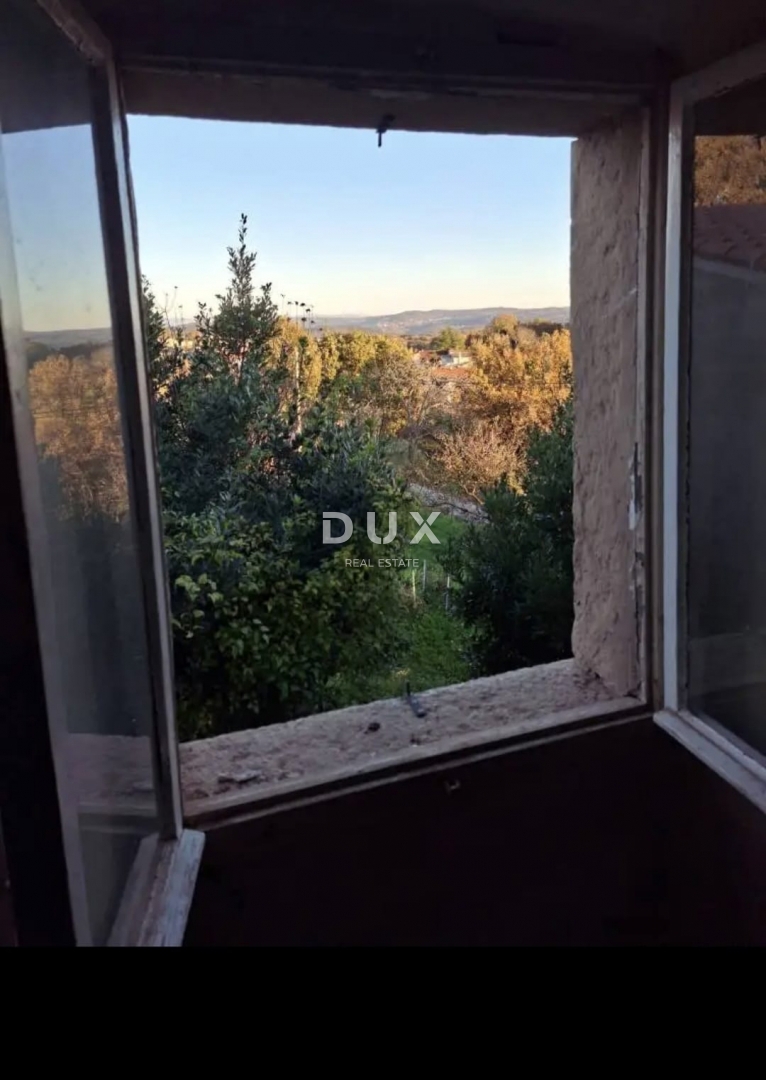 ISTRA, PAZIN - Samostojna kamnita hiša za delno prenovo