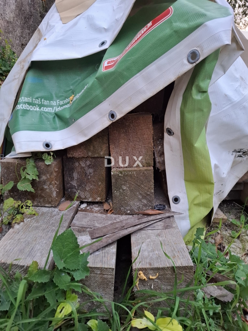 ISTRA, PAZIN - Samostojna kamnita hiša za delno prenovo