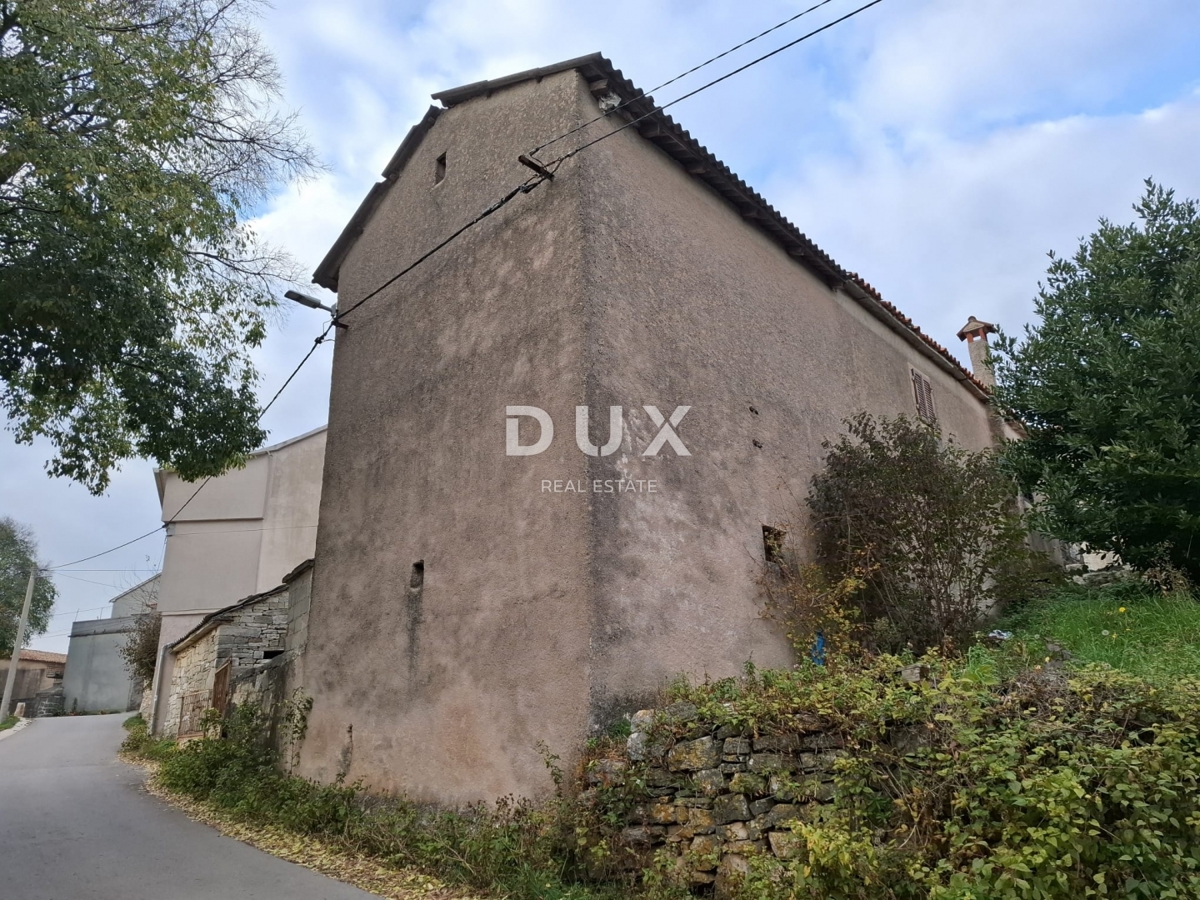 ISTRA, PAZIN - Samostojna kamnita hiša za delno prenovo