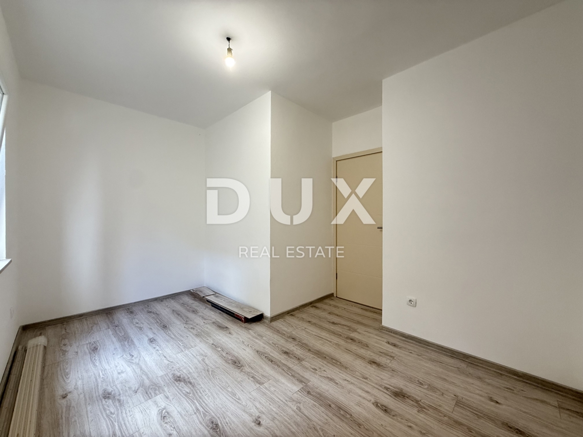 CRIKVENICA - PRILOŽNOST! 2-sobno stanovanje z zasebnim vrtom in pogledom na morje