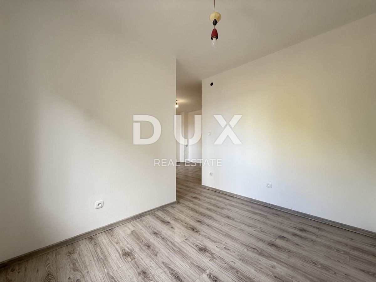 CRIKVENICA - PRILOŽNOST! 2-sobno stanovanje z zasebnim vrtom in pogledom na morje