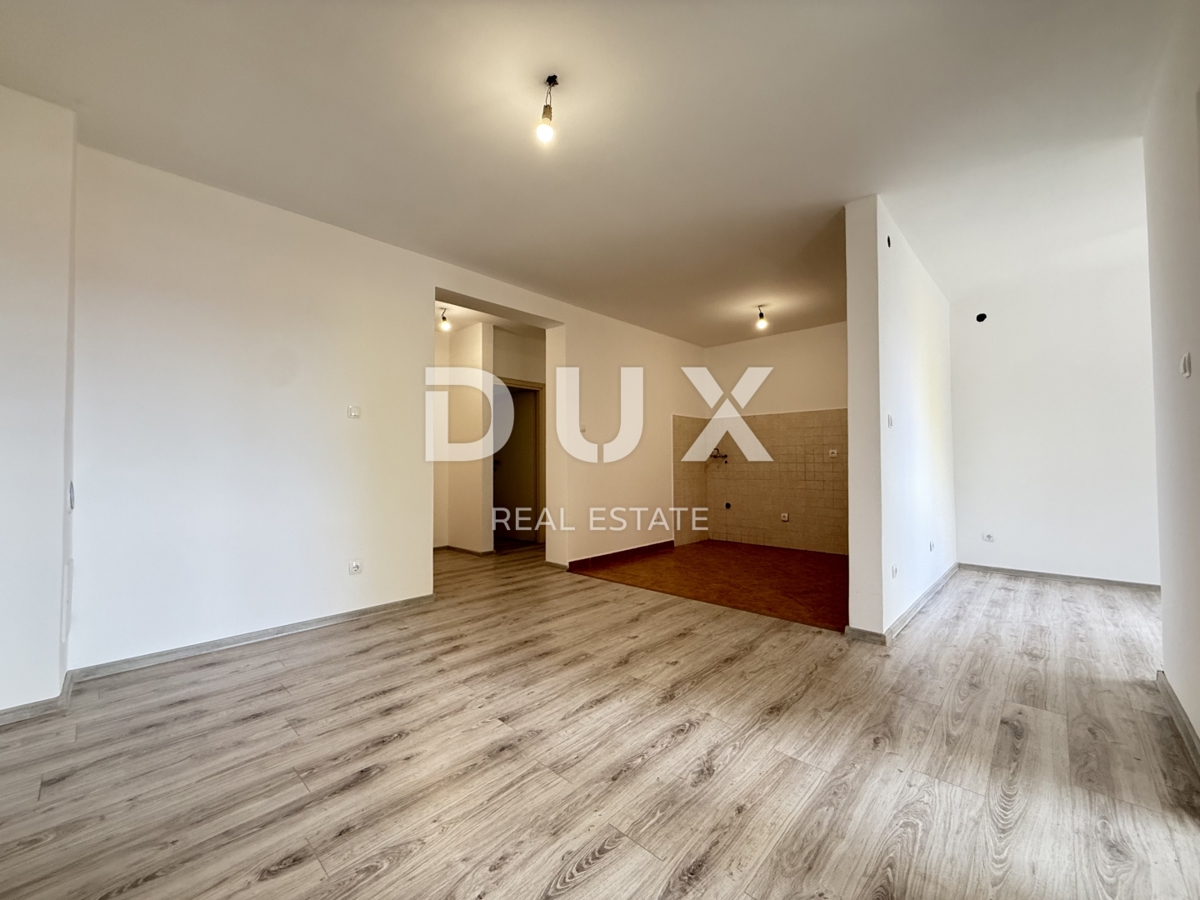 CRIKVENICA - PRILOŽNOST! 2-sobno stanovanje z zasebnim vrtom in pogledom na morje