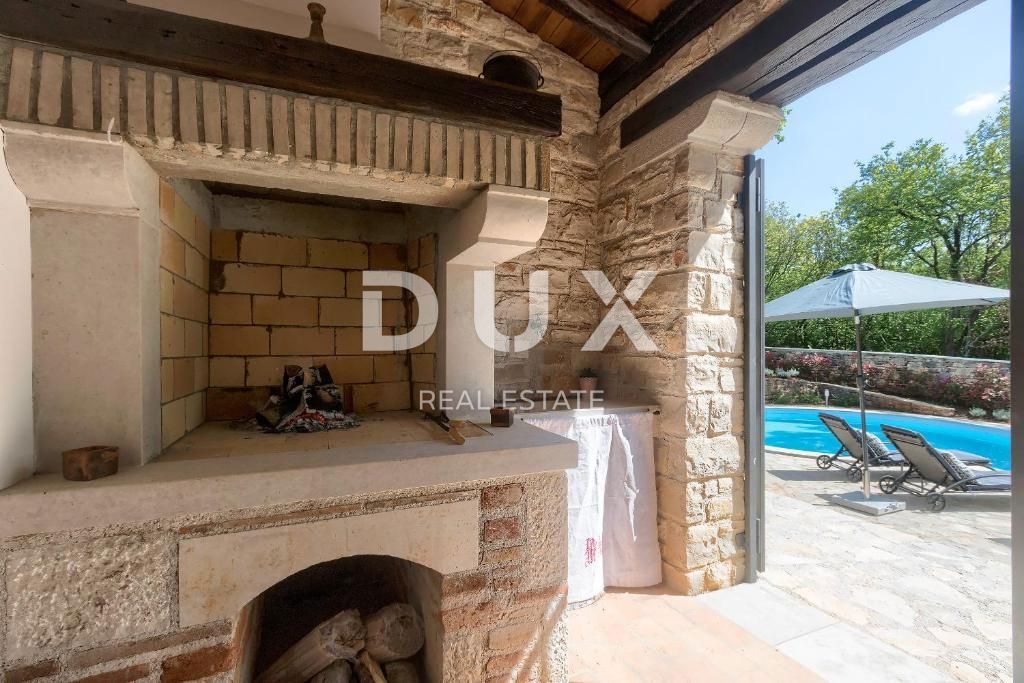 TINJAN - čudovita kamnita vila z bazenom