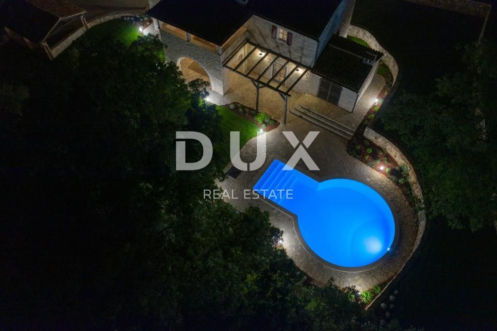 TINJAN - čudovita kamnita vila z bazenom