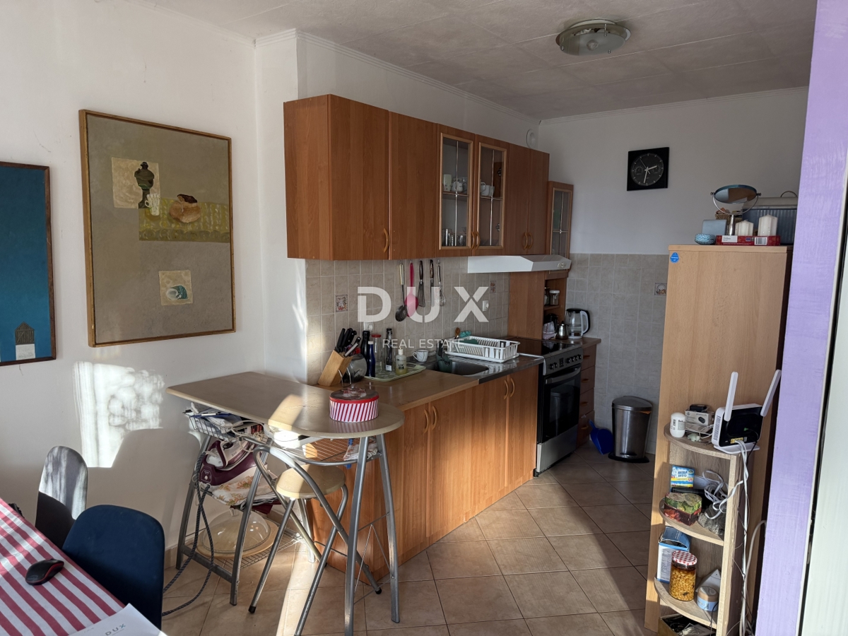 RIJEKA, KRNJEVO - Stanovanje z 1 spalnico in dnevno sobo s pogledom na morje