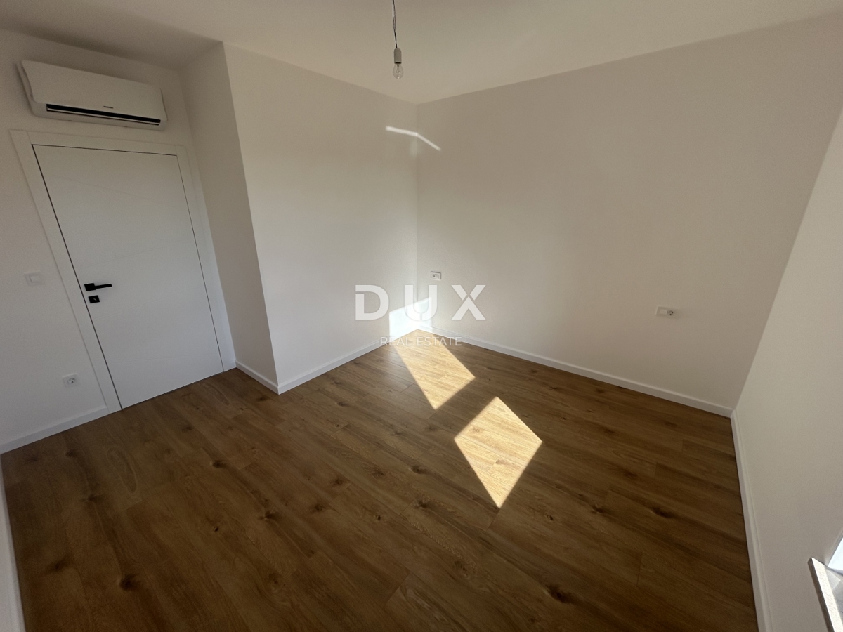 ŠIBENIK, TRIBUNJ – Prostorno trisobno stanovanje v novogradnji! PRILOŽNOST!