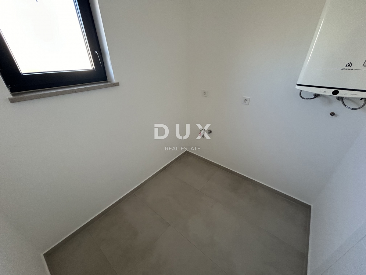 ŠIBENIK, TRIBUNJ – Prostorno trisobno stanovanje v novogradnji! PRILOŽNOST!