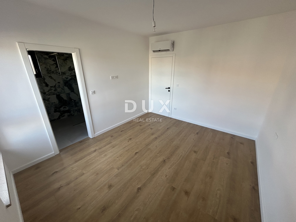 ŠIBENIK, TRIBUNJ – Prostorno trisobno stanovanje v novogradnji! PRILOŽNOST!