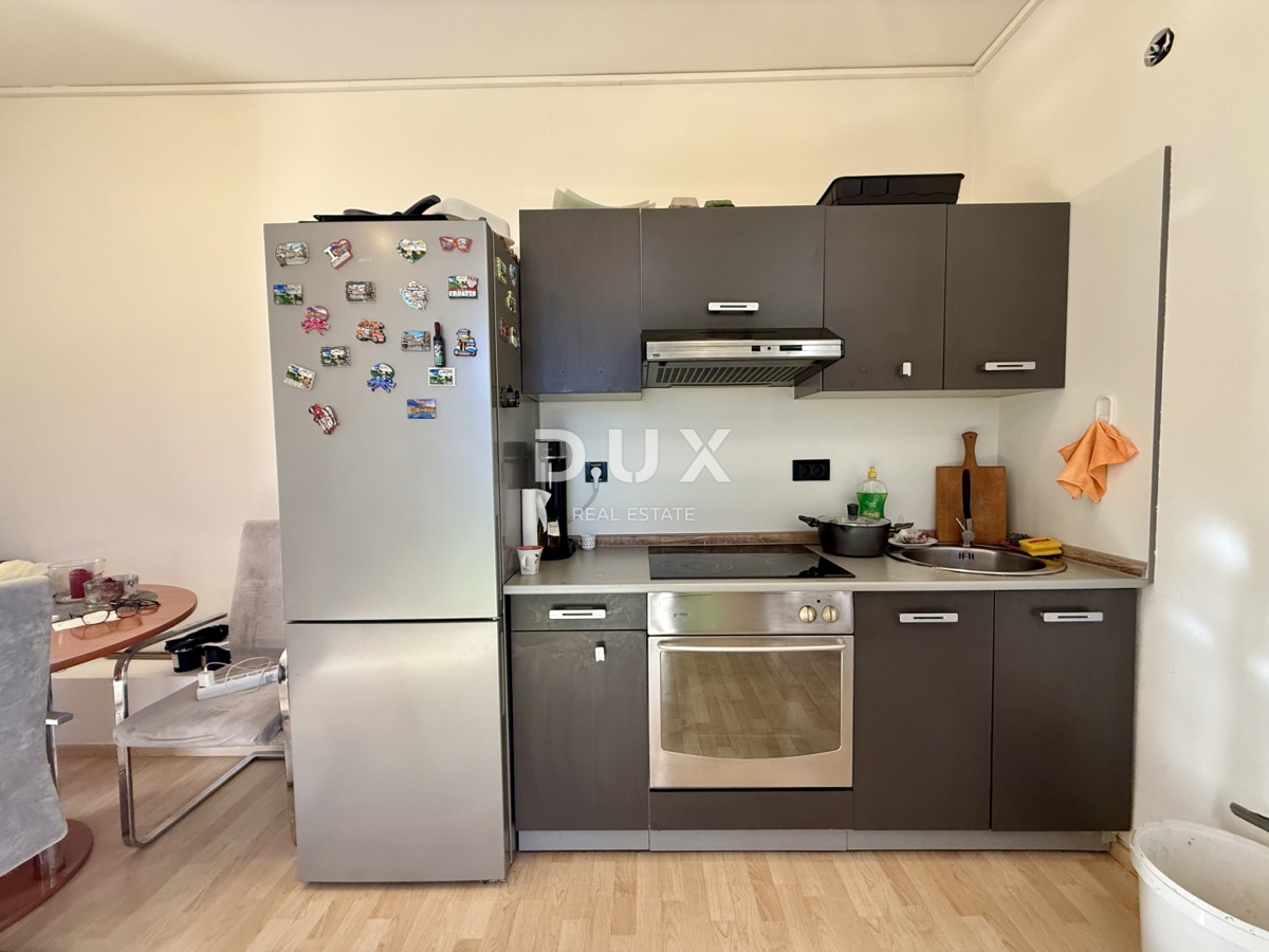 VIŠKOVO, SROKI - 1 SPALNICA + DNEVNA SOBA z lepo teraso in GARAŽO!