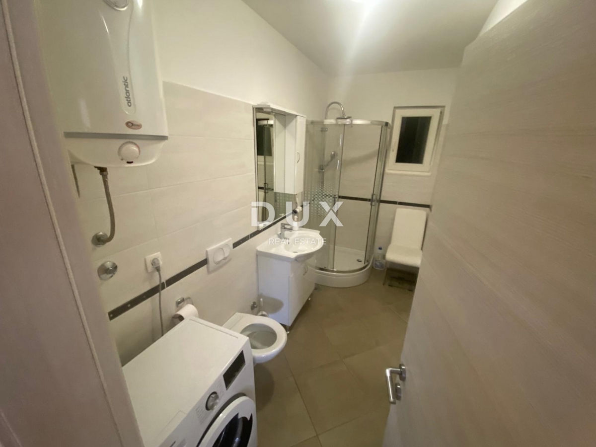 OPATIJA, VEPRINAC - stanovanje 2 spalnici + dnevna soba, 82 m2 v pritličju z bazenom in pogledom na morje + vrt! PRILOŽNOST!