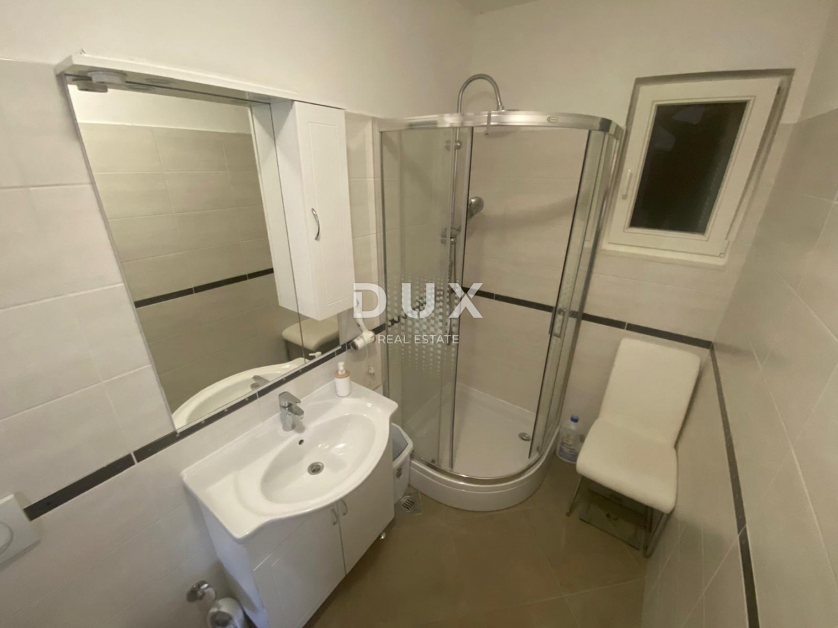 OPATIJA, VEPRINAC - stanovanje 2 spalnici + dnevna soba, 82 m2 v pritličju z bazenom in pogledom na morje + vrt! PRILOŽNOST!