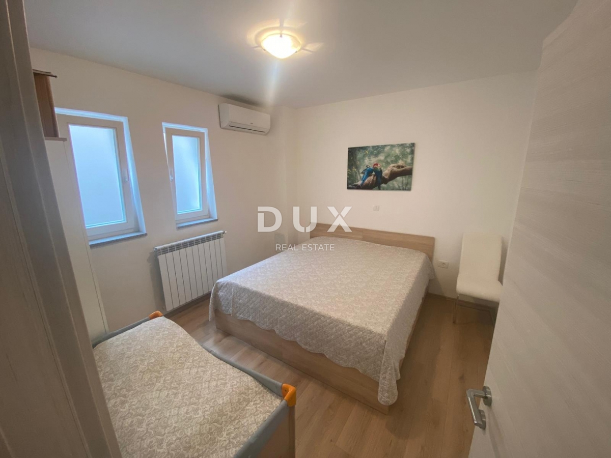 OPATIJA, VEPRINAC - stanovanje 2 spalnici + dnevna soba, 82 m2 v pritličju z bazenom in pogledom na morje + vrt! PRILOŽNOST!