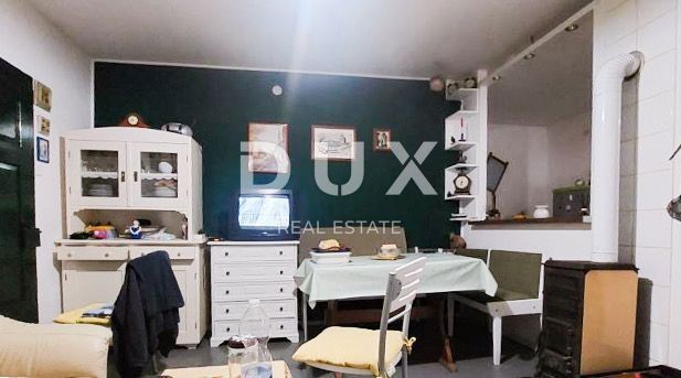 GORSKI KOTAR, FUŽINE - Hiša s pogledom na jezero