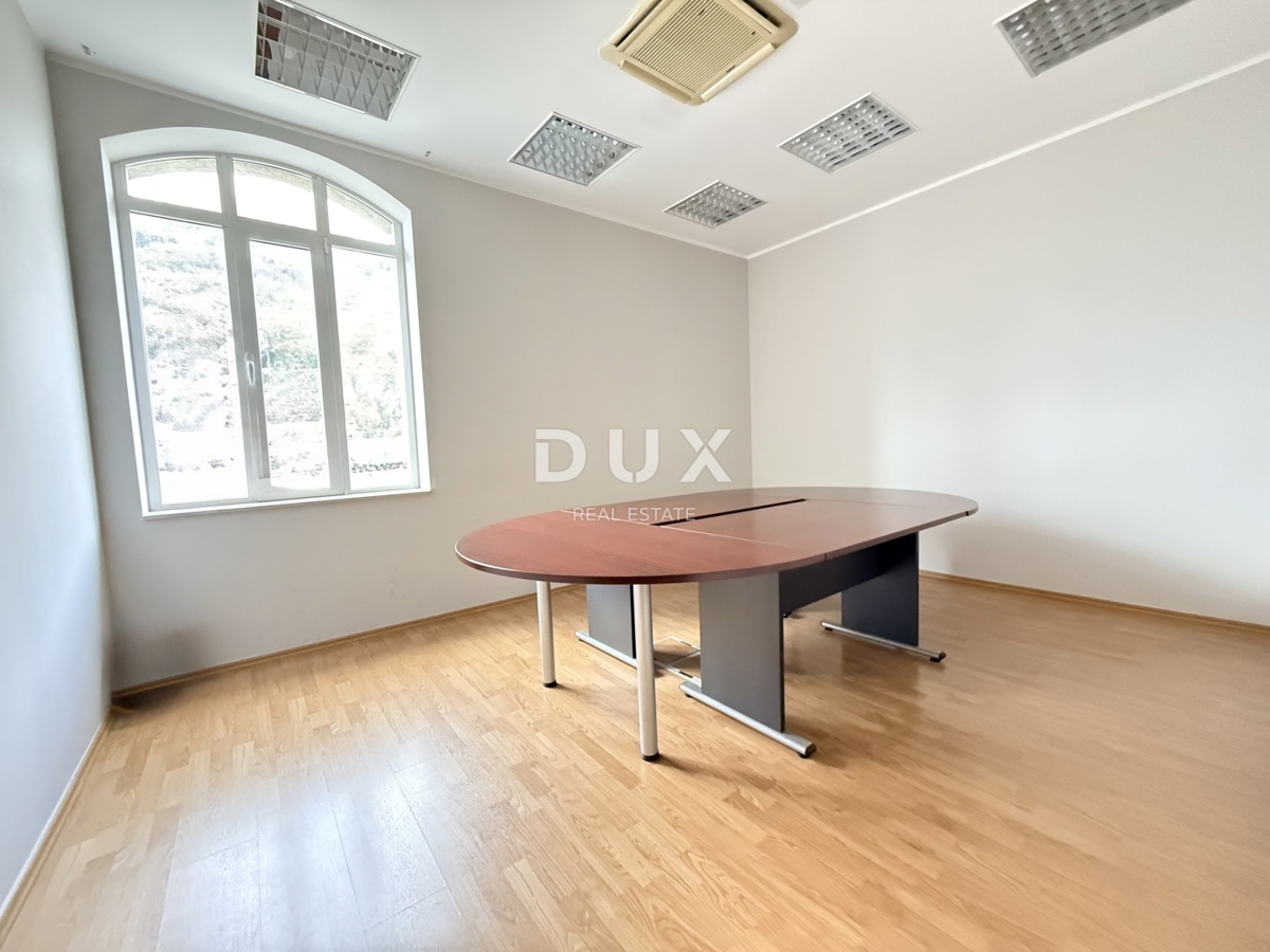 RIJEKA, ŠIRŠE CENTER - pisarniški prostor v poslovni stavbi