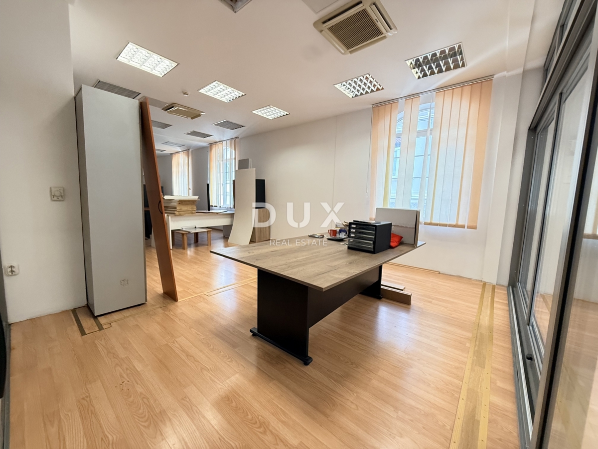 RIJEKA, ŠIRŠE CENTER - pisarniški prostor v poslovni stavbi
