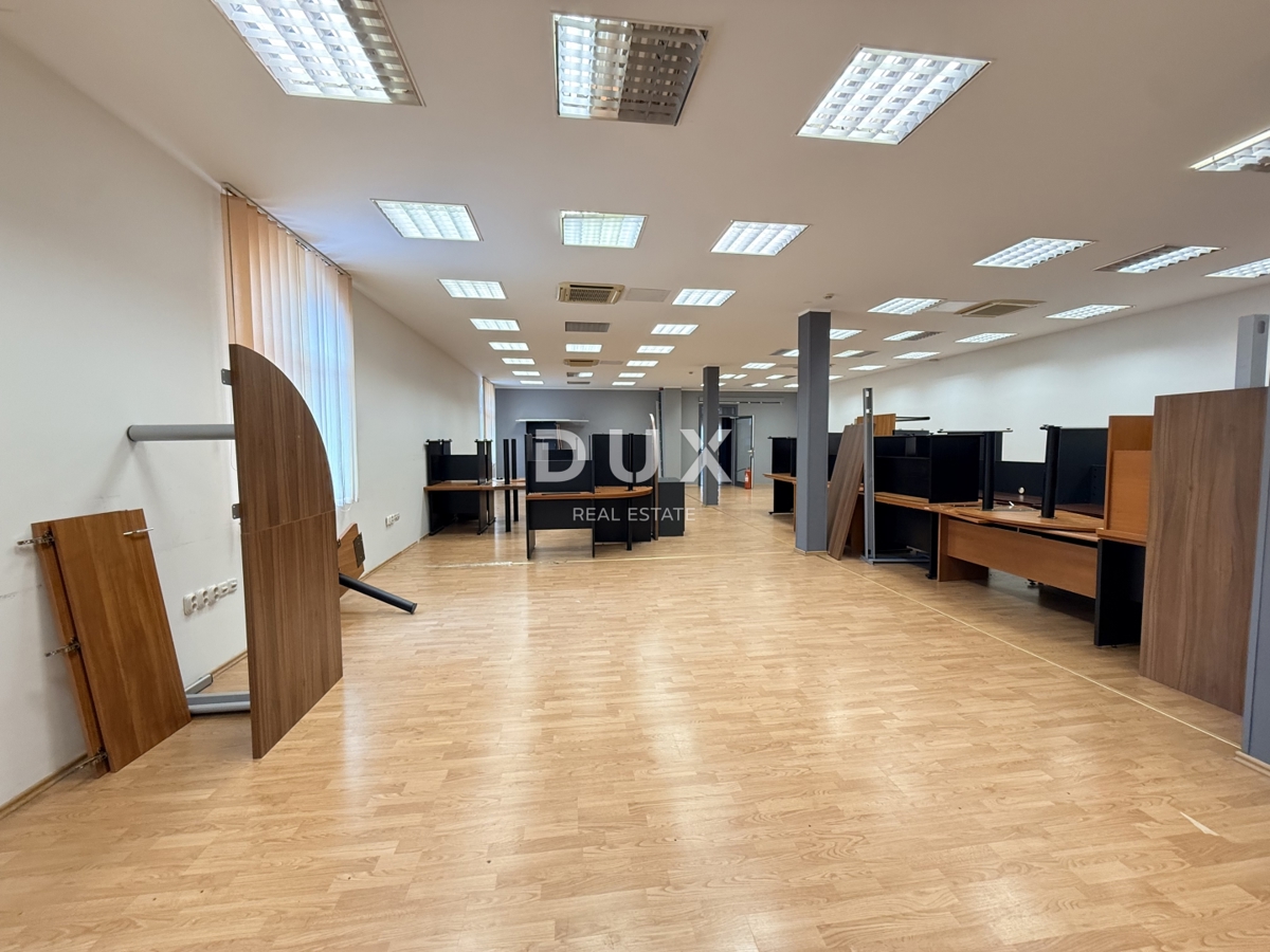 RIJEKA, ŠIRŠE CENTER - pisarniški prostor v poslovni stavbi