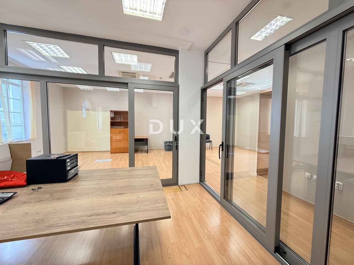 RIJEKA, ŠIRŠE CENTER - pisarniški prostor v poslovni stavbi