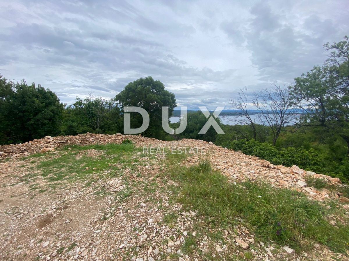 CRIKVENICA - gradbeno zemljišče 536 m2 s pogledom na morje! PRILOŽNOST!