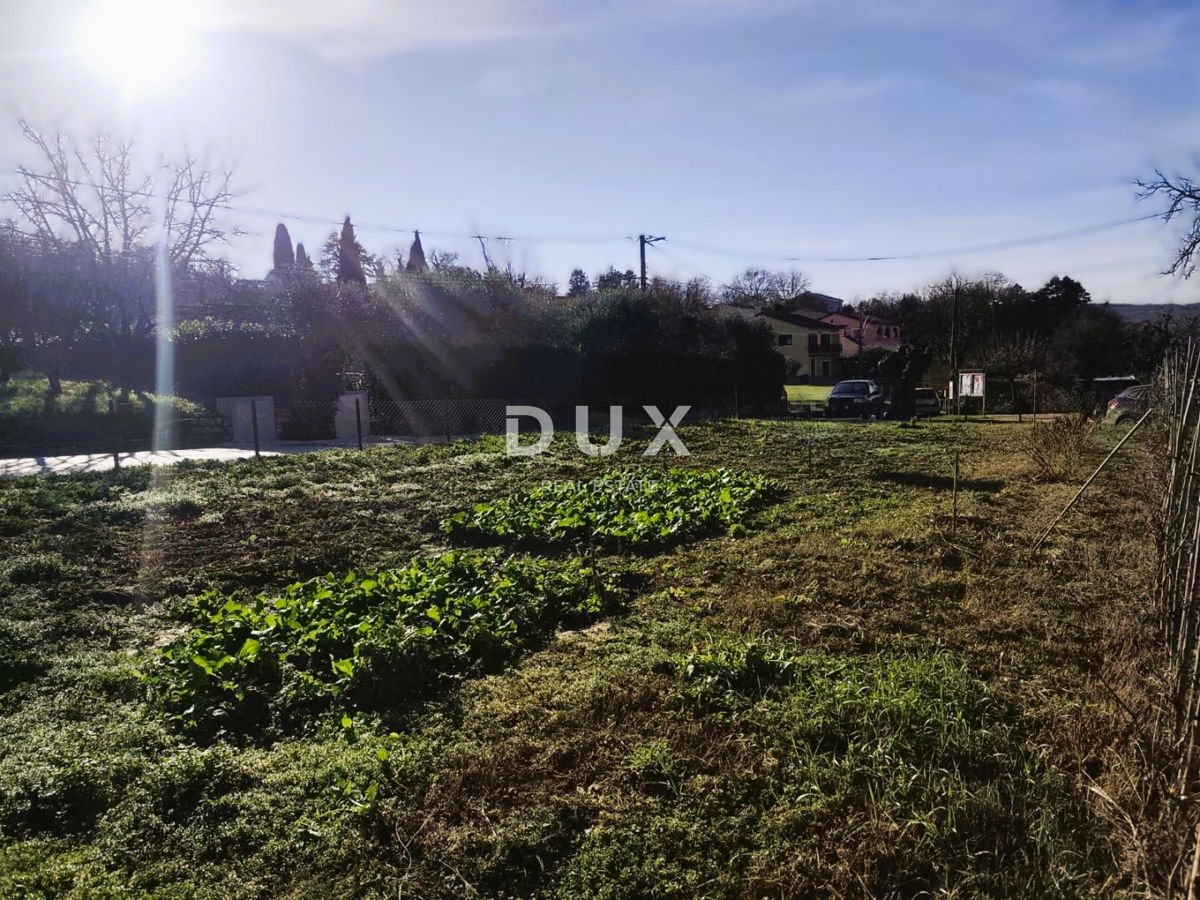 Zemljišče Brkač, Motovun, 697m2