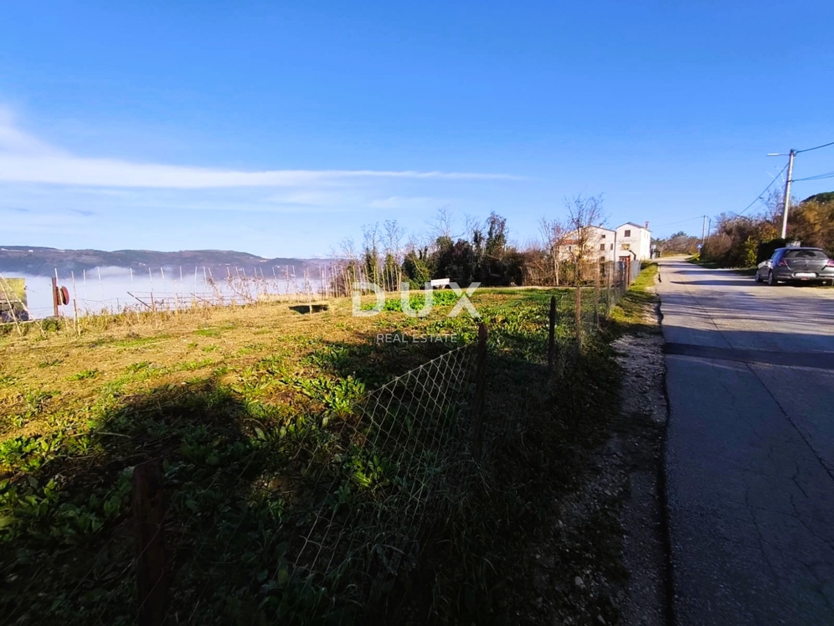 Zemljišče Brkač, Motovun, 697m2