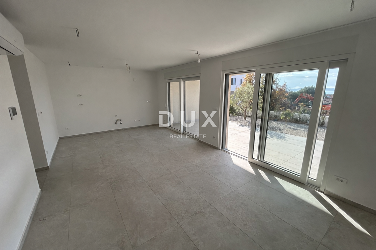 ŠIBENIK, TRIBUNJ - Stanovanje v pritličju kakovostne novogradnje