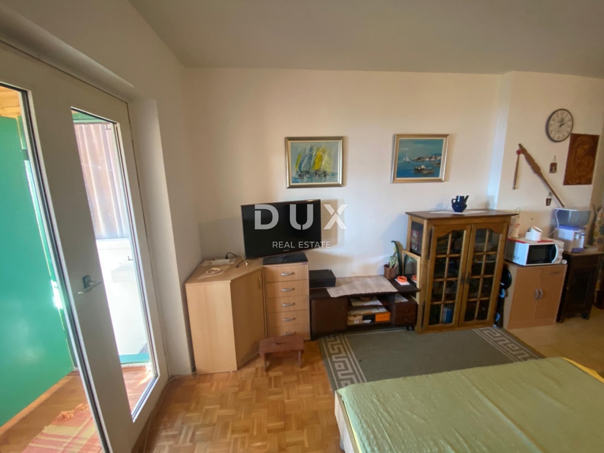 NOVI VINODOLSKI - stanovanje 30 m2 s panoramskim pogledom na morje! PRILOŽNOST!