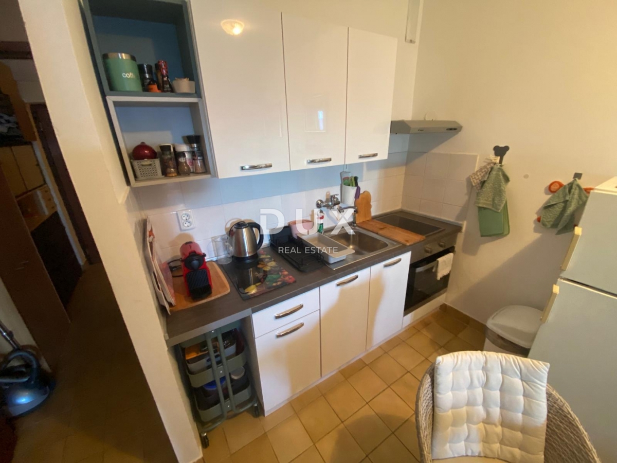 NOVI VINODOLSKI - stanovanje 30 m2 s panoramskim pogledom na morje! PRILOŽNOST!