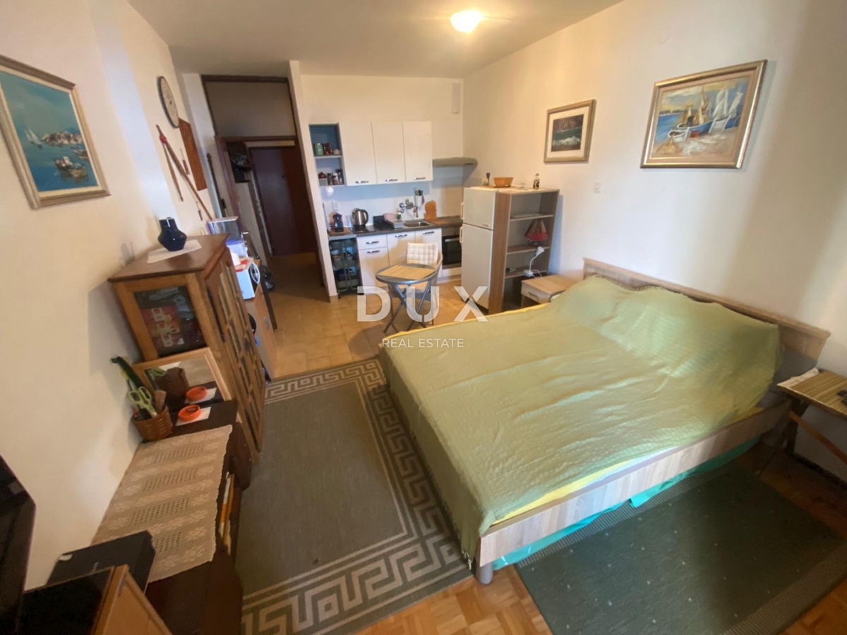 NOVI VINODOLSKI - stanovanje 30 m2 s panoramskim pogledom na morje! PRILOŽNOST!