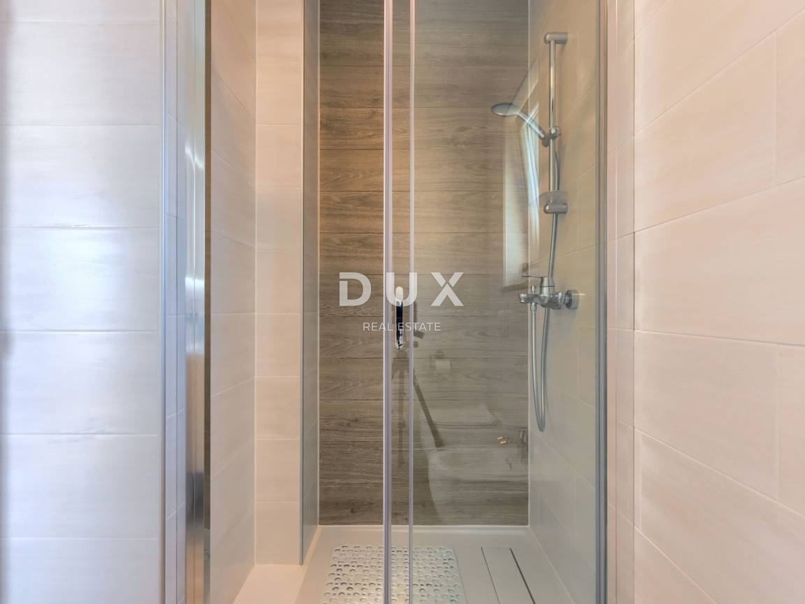 ISTRA, TRGET - Družinska hiša s pogledom na morje