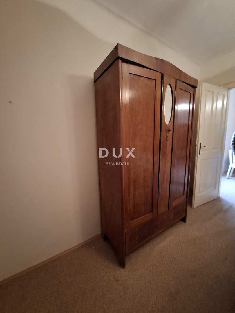 ISTRA, BALE - Hiša v centru s pisarniškimi prostori