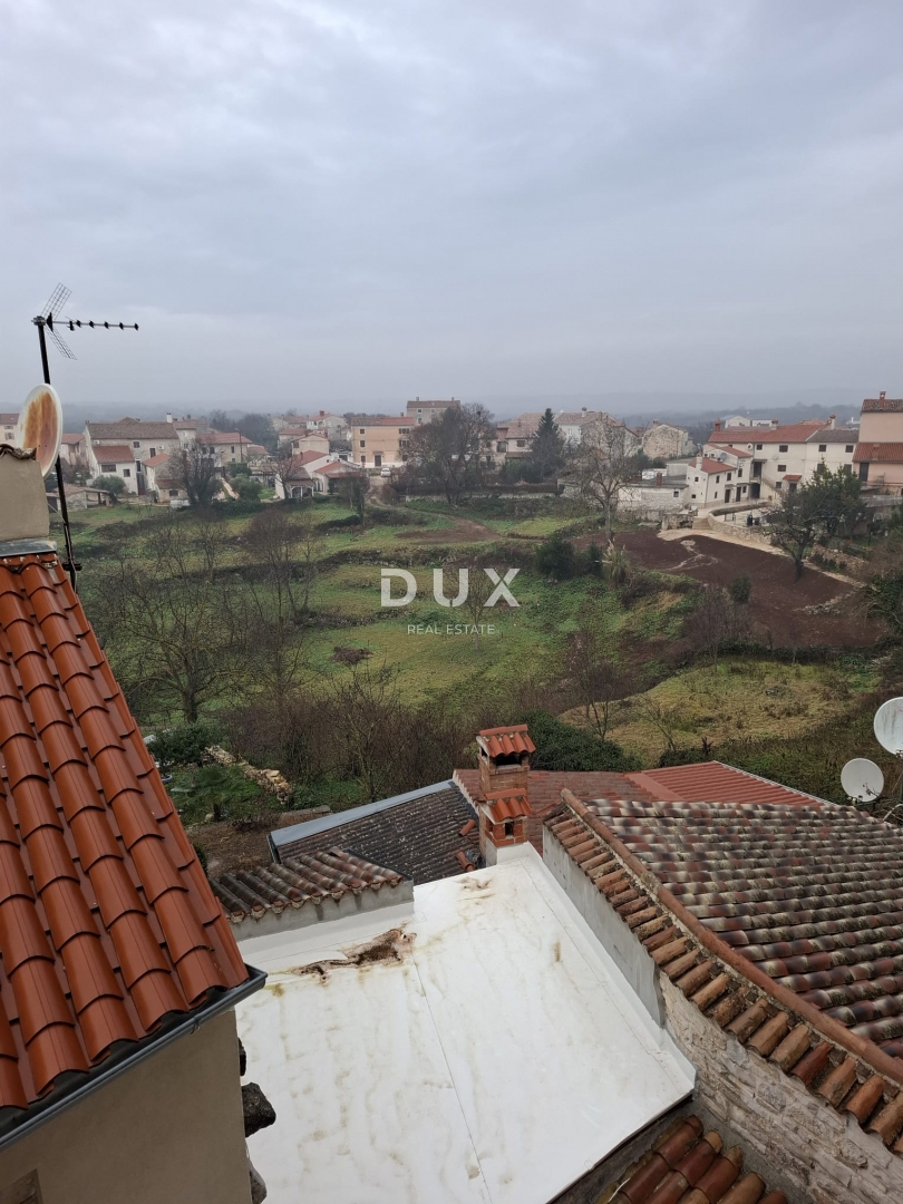 ISTRA, BALE - Hiša v centru s pisarniškimi prostori