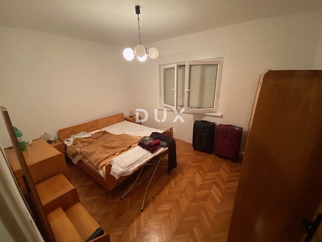 RIJEKA, DRAŽICE, CENTER - samostojna hiša z dvema ločenima stanovanjema na odlični lokaciji + 2.200 m2 GRADBENEGA ZEMLJIŠČA! PRILOŽNOST!