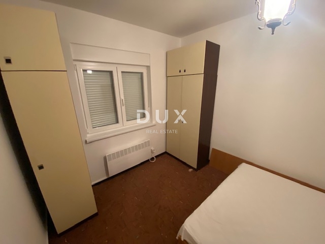 RIJEKA, DRAŽICE, CENTER - samostojna hiša z dvema ločenima stanovanjema na odlični lokaciji + 2.200 m2 GRADBENEGA ZEMLJIŠČA! PRILOŽNOST!