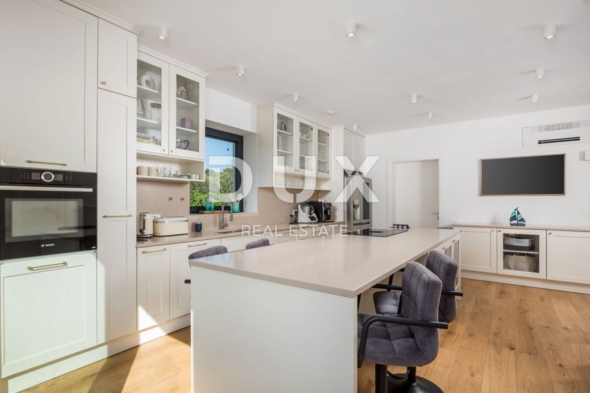 ISTRA, POREČ - Luksuzna vila - ekskluzivna lokacija, neoviran pogled na morje 