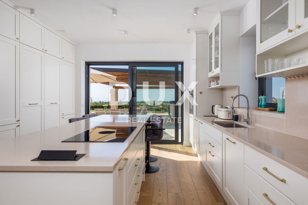 ISTRA, POREČ - Luksuzna vila - ekskluzivna lokacija, neoviran pogled na morje 