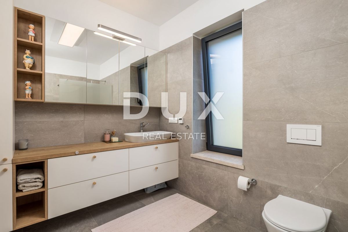 ISTRA, POREČ - Luksuzna vila - ekskluzivna lokacija, neoviran pogled na morje 