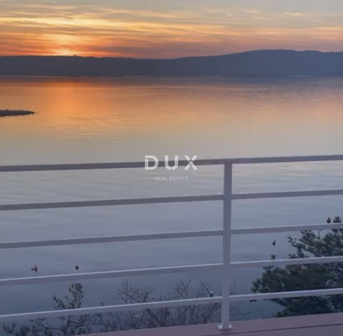 SENJ, OKOLICA – apartma v prvi vrsti ob morju