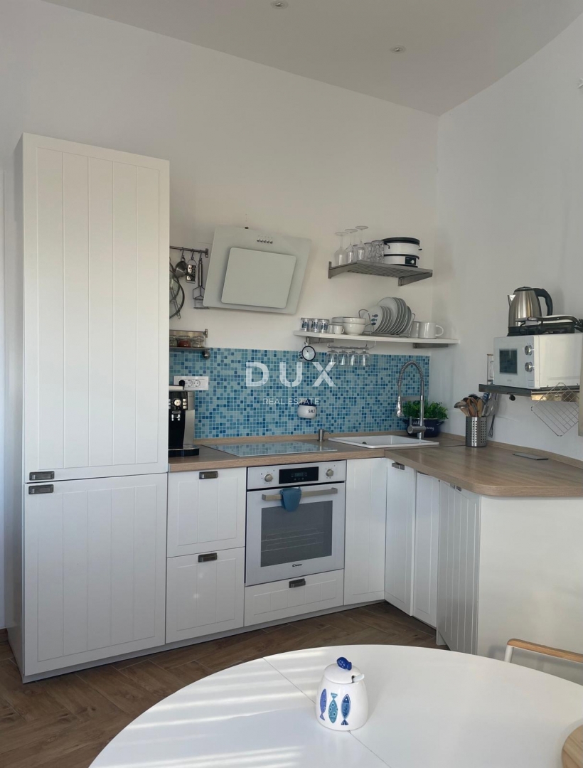 SENJ, OKOLICA – apartma v prvi vrsti ob morju