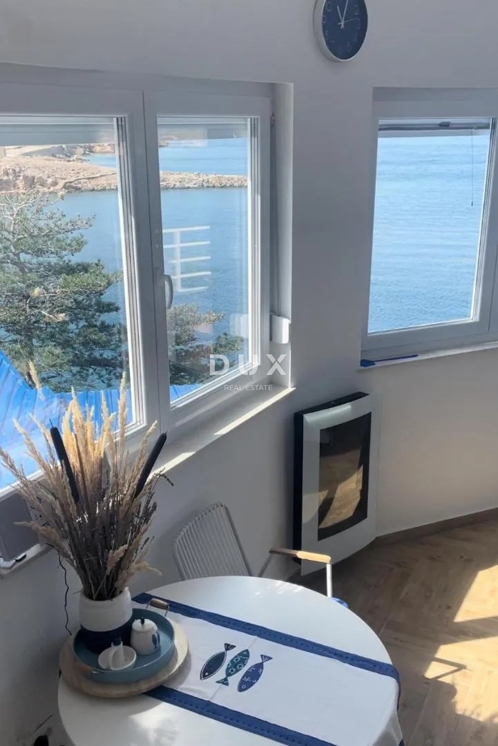 SENJ, OKOLICA – apartma v prvi vrsti ob morju