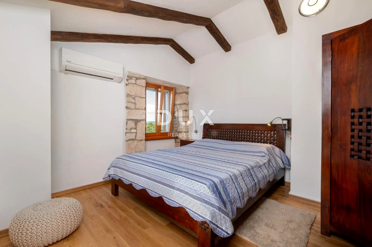 ISTRA, LABIN - Kamnita hiša z bazenom