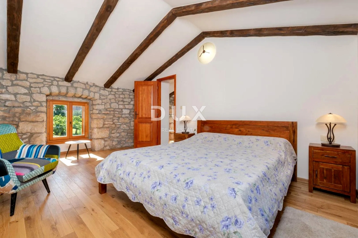 ISTRA, LABIN - Kamnita hiša z bazenom