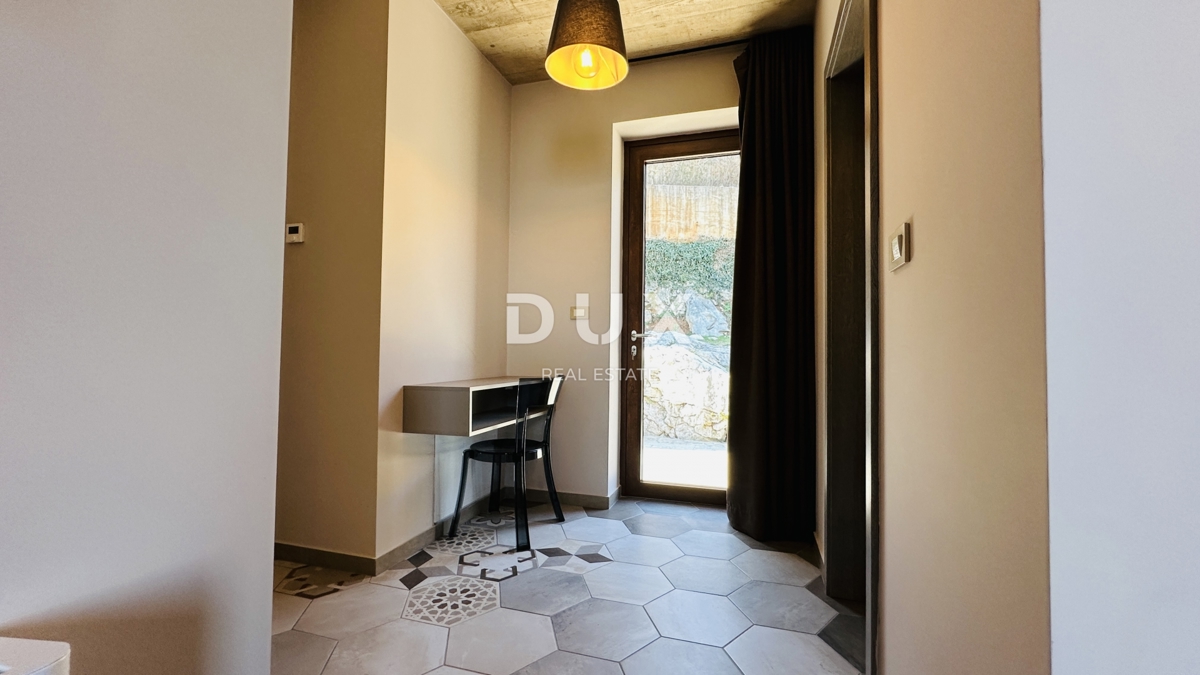 Hiša Poljane, Opatija - Okolica, 250m2