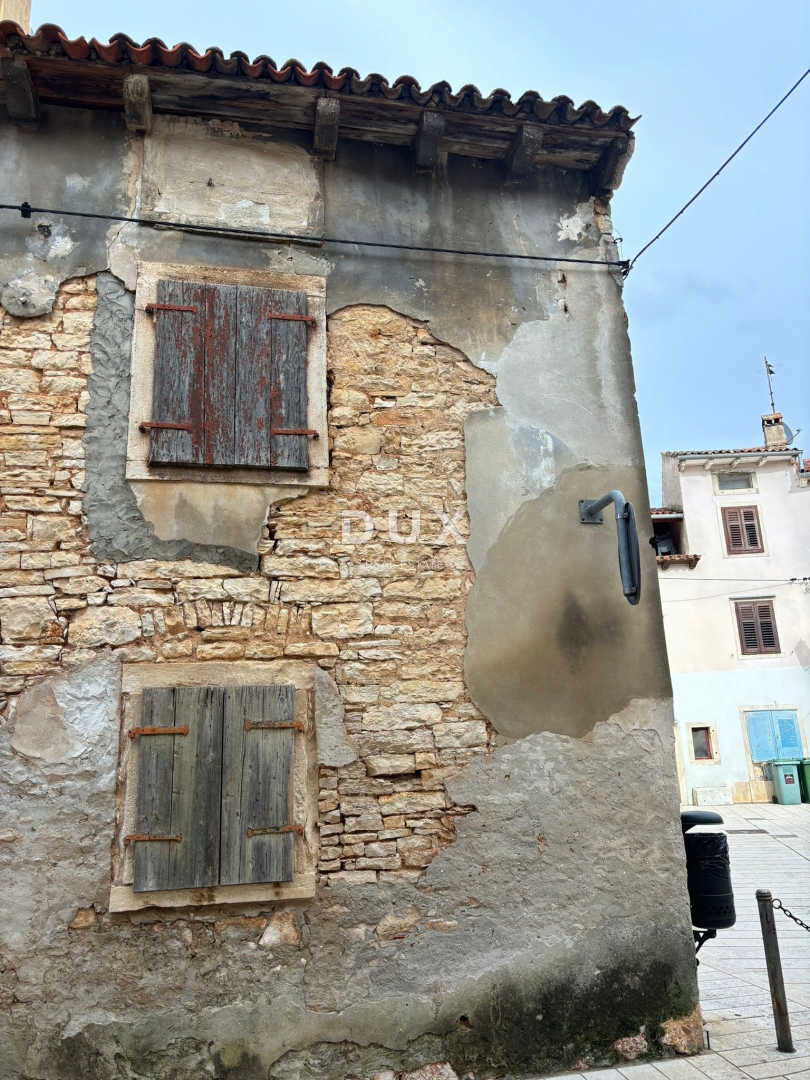 ISTRA, GALIŽANA - Hiša z dvema stanovanjskima enotama v centru mesta za prenovo!