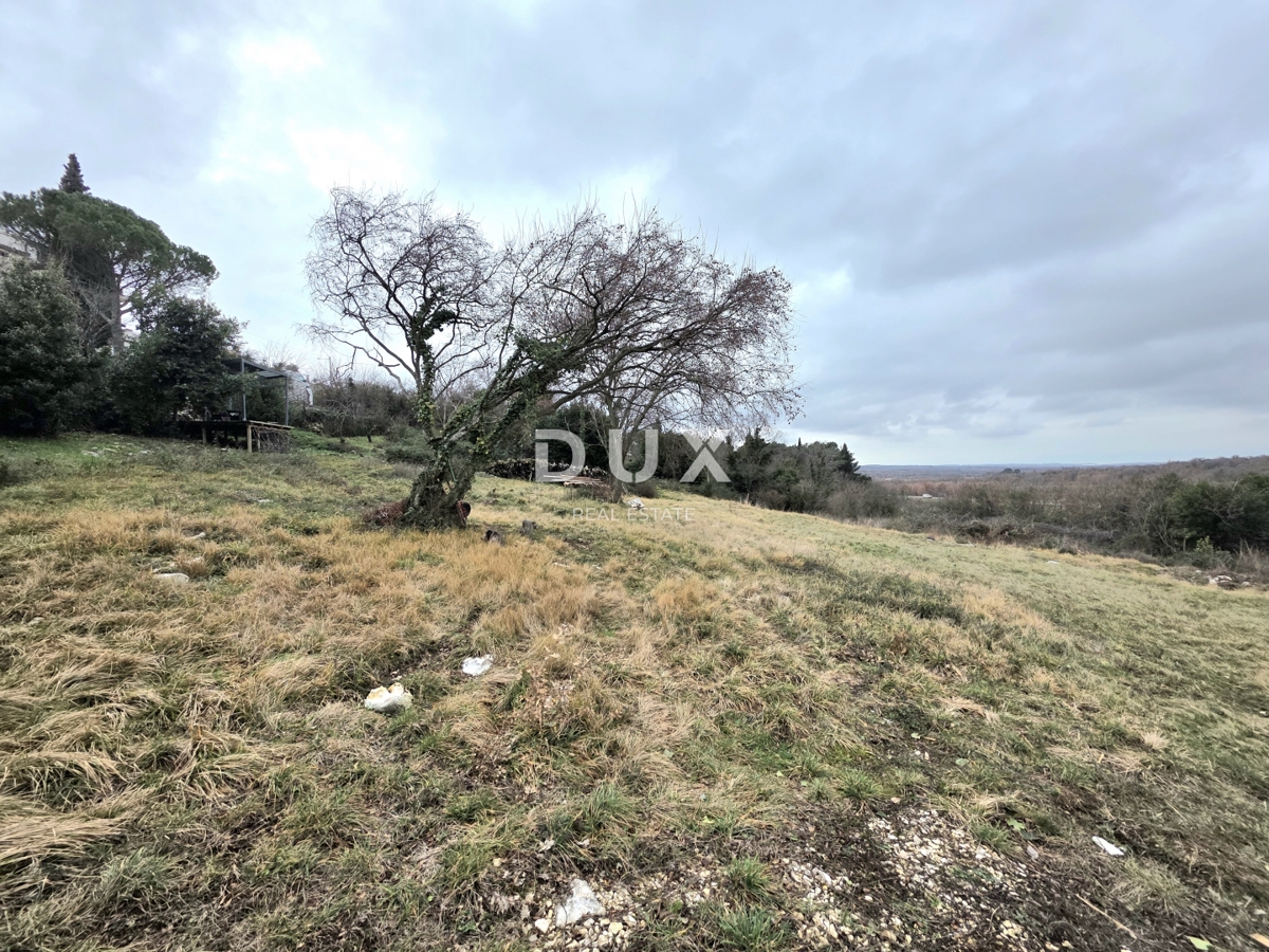 Zemljišče Višnjan, 1.041m2