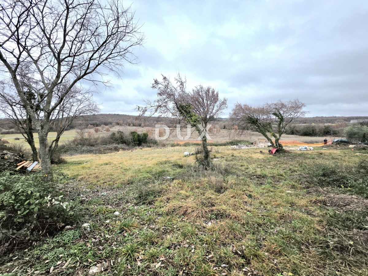 Zemljišče Višnjan, 1.041m2