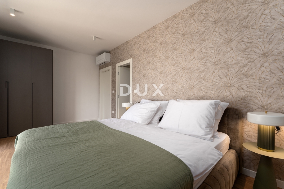 ISTRA, POREČ - Ekskluzivna vila, tri stanovanjske enote, luksuz ob morju